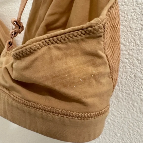 Skims Crossiver Fits Eveeybody Bralettes. Selling as a set! Regularly 40 each . - Picture 6 of 8